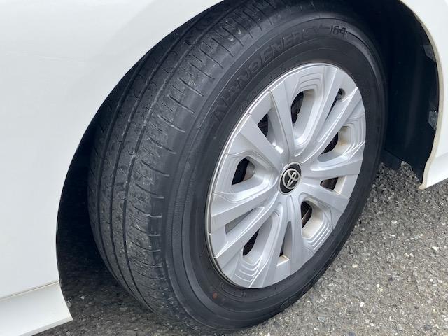 プリウス Ｓ　４ＷＤ　衝突軽減　レーンキープ　障害物センサー　アダプティブクルーズ　ワンセグ　Ｂカメラ　Ｂｌｕｅｔｏｏｔｈオーディオ　ＥＴＣ　Ｉストップ　ＬＥＤヘッドライト　スマキー　禁煙車　ＡＢＳ（16枚目）