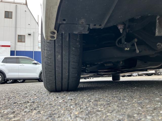 プリウス Ｓ　４ＷＤ　衝突軽減　レーンキープ　障害物センサー　アダプティブクルーズ　ワンセグ　Ｂカメラ　Ｂｌｕｅｔｏｏｔｈオーディオ　ＥＴＣ　Ｉストップ　ＬＥＤヘッドライト　スマキー　禁煙車　ＡＢＳ（25枚目）