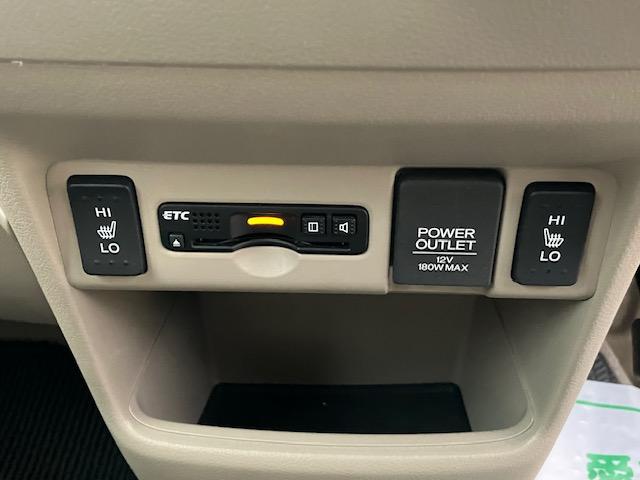 Ｎ－ＢＯＸ ２トーンカラースタイル　ＧターボＳＳパッケージ　衝突軽減　オートクルーズ　両側電動　ナビ　ワンセグ　Ｂカメラ　ＥＴＣ　ＨＩＤ　１４インチＡＷ　キーレス　ＡＢＳ　電格ミラー　ベンチシート　ＣＤ　ＤＶＤ再生　運転席エアバッグ　助手席エアバッグ　エアコン（6枚目）