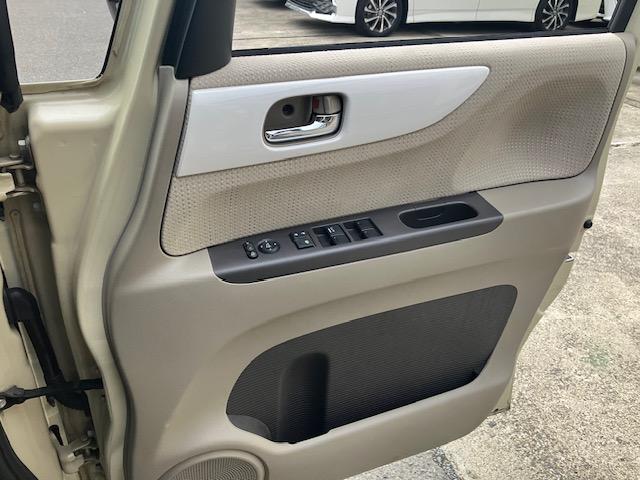 Ｎ－ＢＯＸ ２トーンカラースタイル　ＧターボＳＳパッケージ　衝突軽減　オートクルーズ　両側電動　ナビ　ワンセグ　Ｂカメラ　ＥＴＣ　ＨＩＤ　１４インチＡＷ　キーレス　ＡＢＳ　電格ミラー　ベンチシート　ＣＤ　ＤＶＤ再生　運転席エアバッグ　助手席エアバッグ　エアコン（16枚目）