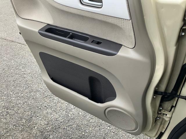 Ｎ－ＢＯＸ ２トーンカラースタイル　ＧターボＳＳパッケージ　衝突軽減　オートクルーズ　両側電動　ナビ　ワンセグ　Ｂカメラ　ＥＴＣ　ＨＩＤ　１４インチＡＷ　キーレス　ＡＢＳ　電格ミラー　ベンチシート　ＣＤ　ＤＶＤ再生　運転席エアバッグ　助手席エアバッグ　エアコン（41枚目）