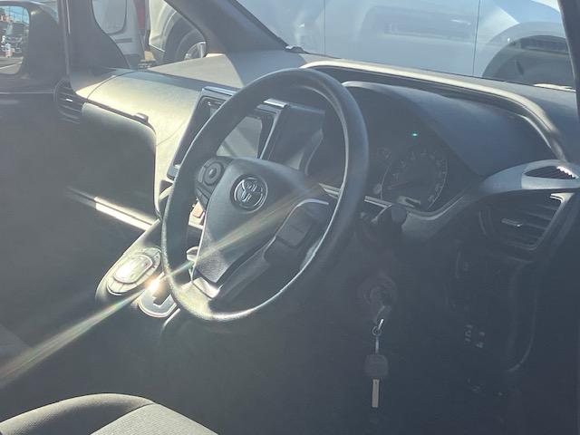 Ｘ　衝突軽減　レーンキープ　障害物センサー　オートクルーズ　片側電動　ワンセグ　Ｂカメラ　ＥＴＣ　Ｉストップ　ＬＥＤヘッドライト　キーレス　禁煙車　３列　ＡＢＳ　オートハイビーム　電格ミラー　ＣＤ