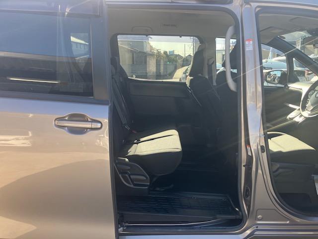 Ｘ　衝突軽減　レーンキープ　障害物センサー　オートクルーズ　片側電動　ワンセグ　Ｂカメラ　ＥＴＣ　Ｉストップ　ＬＥＤヘッドライト　キーレス　禁煙車　３列　ＡＢＳ　オートハイビーム　電格ミラー　ＣＤ