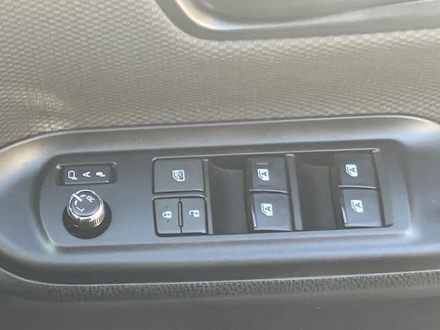 Ｘ　衝突軽減　レーンキープ　障害物センサー　オートクルーズ　片側電動　ワンセグ　Ｂカメラ　ＥＴＣ　Ｉストップ　ＬＥＤヘッドライト　キーレス　禁煙車　３列　ＡＢＳ　オートハイビーム　電格ミラー　ＣＤ