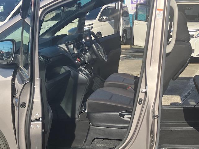 Ｘ　衝突軽減　レーンキープ　障害物センサー　オートクルーズ　片側電動　ワンセグ　Ｂカメラ　ＥＴＣ　Ｉストップ　ＬＥＤヘッドライト　キーレス　禁煙車　３列　ＡＢＳ　オートハイビーム　電格ミラー　ＣＤ