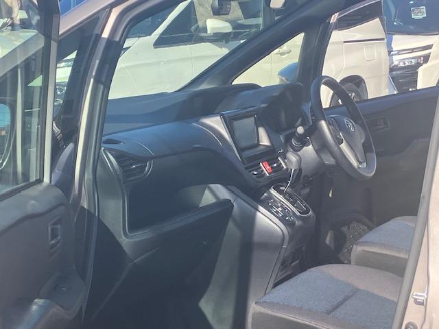 Ｘ　衝突軽減　レーンキープ　障害物センサー　オートクルーズ　片側電動　ワンセグ　Ｂカメラ　ＥＴＣ　Ｉストップ　ＬＥＤヘッドライト　キーレス　禁煙車　３列　ＡＢＳ　オートハイビーム　電格ミラー　ＣＤ