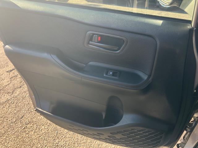 Ｘ　衝突軽減　レーンキープ　障害物センサー　オートクルーズ　片側電動　ワンセグ　Ｂカメラ　ＥＴＣ　Ｉストップ　ＬＥＤヘッドライト　キーレス　禁煙車　３列　ＡＢＳ　オートハイビーム　電格ミラー　ＣＤ