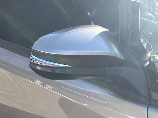 Ｘ　衝突軽減　レーンキープ　障害物センサー　オートクルーズ　片側電動　ワンセグ　Ｂカメラ　ＥＴＣ　Ｉストップ　ＬＥＤヘッドライト　キーレス　禁煙車　３列　ＡＢＳ　オートハイビーム　電格ミラー　ＣＤ