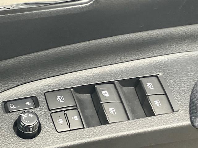 シエンタ Ｇ　衝突軽減　レーンキープ　両側電動　シートヒーター　ナビ　フルセグ　Ｂカメラ　Ｂｌｕｅｔｏｏｔｈオーディオ　ＥＴＣ２．０　Ｉストップ　ＬＥＤヘッドライト　１５インチＡＷ　スマキー　禁煙車　３列　ＡＢＳ（31枚目）
