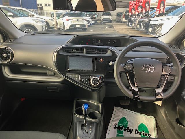 アクア S 衝突軽減 レーンキープ ナビ Bカメラ ETC Iストップ キーレス ABS 電格ミラー CD 運転席エアバッグ 助手席エアバッグ エアコン パワーウィンドウ パワーステアリング(3枚目)