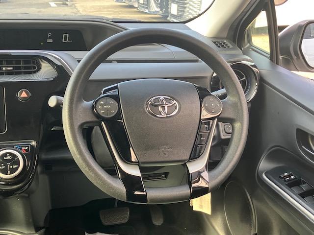 アクア S 衝突軽減 レーンキープ ナビ Bカメラ ETC Iストップ キーレス ABS 電格ミラー CD 運転席エアバッグ 助手席エアバッグ エアコン パワーウィンドウ パワーステアリング(11枚目)