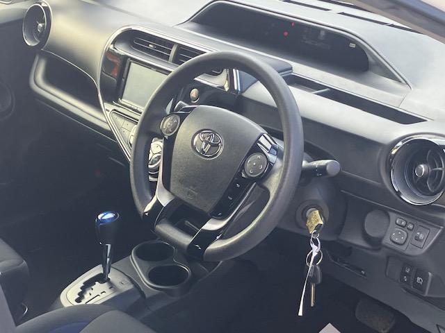 アクア S 衝突軽減 レーンキープ ナビ Bカメラ ETC Iストップ キーレス ABS 電格ミラー CD 運転席エアバッグ 助手席エアバッグ エアコン パワーウィンドウ パワーステアリング(28枚目)