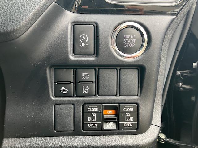 ヴォクシー ＺＳ　煌ＩＩＩ　衝突軽減　レーンキープ　障害物センサー　オートクルーズ　両側電動　ハーフレザー　ナビ　フルセグ　Ｂカメラ　Ｂｌｕｅｔｏｏｔｈオーディオ　後席モニター　ＥＴＣ２．０　Ｉストップ　ＬＥＤヘッドライト（9枚目）