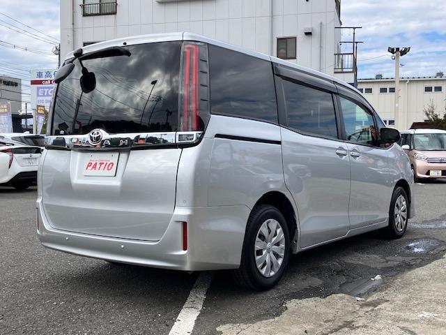 ノア X 衝突軽減 レーンキープ 障害物センサー オートクルーズ 片側電動 ハーフレザー Iストップ LEDヘッドライト キーレス 禁煙車 3列 フルフラット ABS オートハイビーム 電格ミラー CD(32枚目)