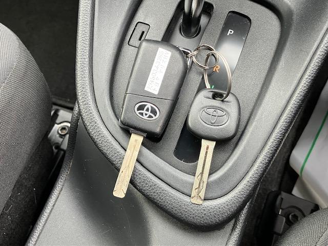 ヤリス ハイブリッドX 衝突軽減 レーンキープ アダプティブクルーズ ナビ Bluetoothオーディオ ETC Iストップ キーレス 禁煙車 ABS オートハイビーム 電格ミラー 運転席エアバッグ 助手席エアバッグ(20枚目)