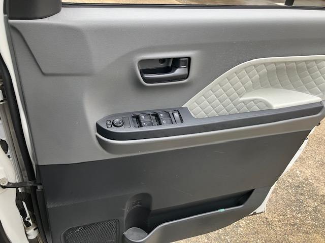 タント L 衝突軽減 障害物センサー 両側スライド Iストップ LEDヘッドライト キーレス 横滑り防止 ABS CD 運転席エアバッグ 助手席エアバッグ サイドエアバッグ エアコン パワーウィンドウ(10枚目)