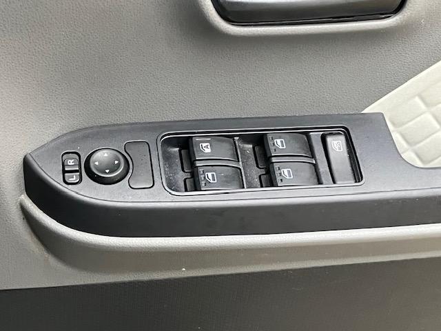 タント L 衝突軽減 障害物センサー 両側スライド Iストップ LEDヘッドライト キーレス 横滑り防止 ABS CD 運転席エアバッグ 助手席エアバッグ サイドエアバッグ エアコン パワーウィンドウ(23枚目)