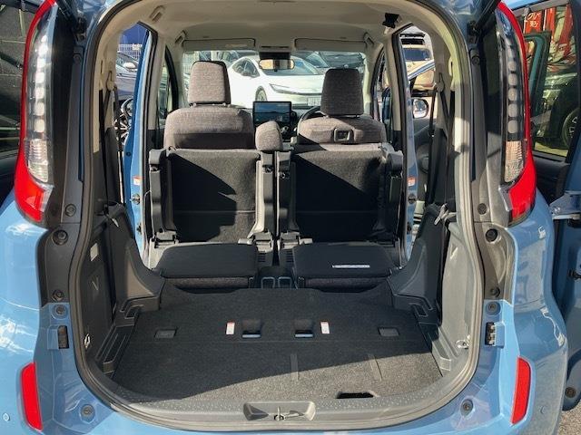 シエンタ ハイブリッドＺ　衝突軽減　レーンキープ　障害物センサー　アダプティブクルーズ　両側電動　シートヒーター　フルセグ　Ｂカメラ　Ｂｌｕｅｔｏｏｔｈオーディオ　ＥＴＣ２．０　Ｉストップ　ＬＥＤヘッドライト　１５インチＡＷ（31枚目）