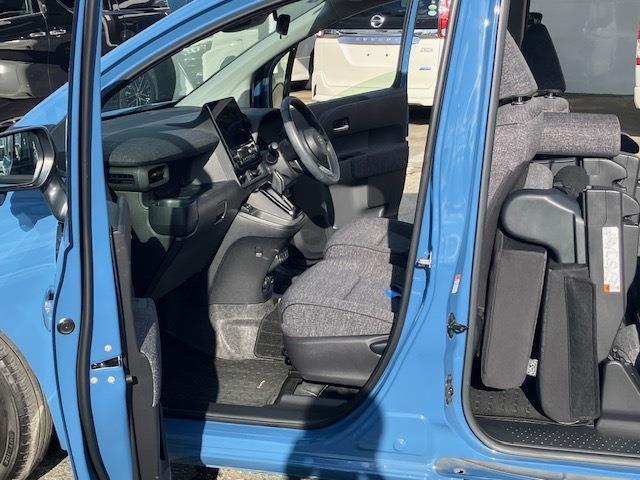 シエンタ ハイブリッドＺ　衝突軽減　レーンキープ　障害物センサー　アダプティブクルーズ　両側電動　シートヒーター　フルセグ　Ｂカメラ　Ｂｌｕｅｔｏｏｔｈオーディオ　ＥＴＣ２．０　Ｉストップ　ＬＥＤヘッドライト　１５インチＡＷ（40枚目）