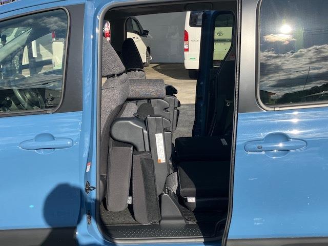 シエンタ ハイブリッドＺ　衝突軽減　レーンキープ　障害物センサー　アダプティブクルーズ　両側電動　シートヒーター　フルセグ　Ｂカメラ　Ｂｌｕｅｔｏｏｔｈオーディオ　ＥＴＣ２．０　Ｉストップ　ＬＥＤヘッドライト　１５インチＡＷ（42枚目）