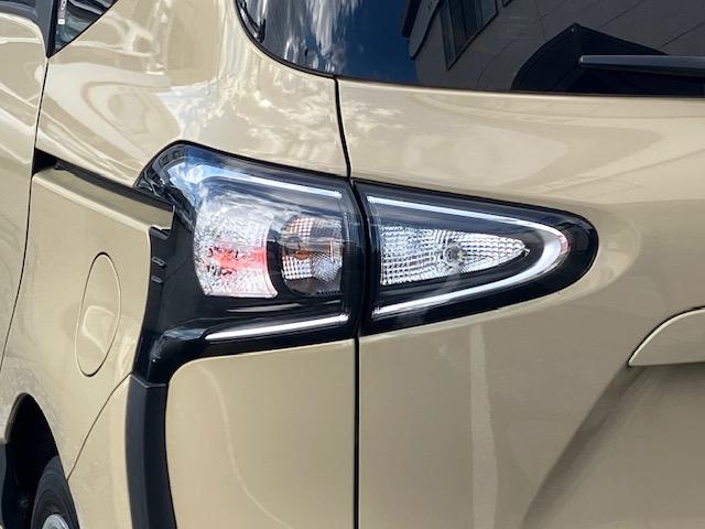 シエンタ ハイブリッド　ファンベースＸ　衝突軽減　レーンキープ　障害物センサー　片側電動　ナビ　ワンセグ　全周囲カメラ　Ｆカメラ　サイドカメラ　Ｂカメラ　Ｂｌｕｅｔｏｏｔｈオーディオ　ＥＴＣ２．０　Ｉストップ　スマキー　禁煙車　３列（41枚目）