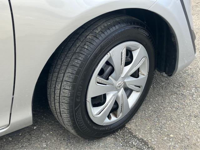 シエンタ Ｘ　片側電動　Ｉストップ　キーレス　禁煙車　ＡＢＳ　電格ミラー　ＣＤ　運転席エアバッグ　助手席エアバッグ　エアコン　パワーウィンドウ　パワーステアリング（11枚目）