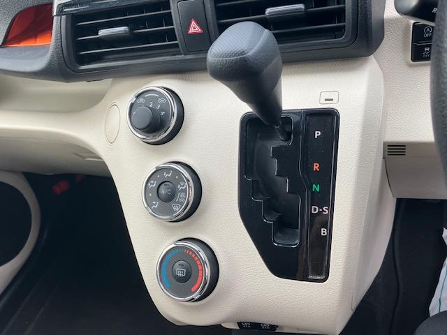 シエンタ Ｘ　片側電動　Ｉストップ　キーレス　禁煙車　ＡＢＳ　電格ミラー　ＣＤ　運転席エアバッグ　助手席エアバッグ　エアコン　パワーウィンドウ　パワーステアリング（30枚目）