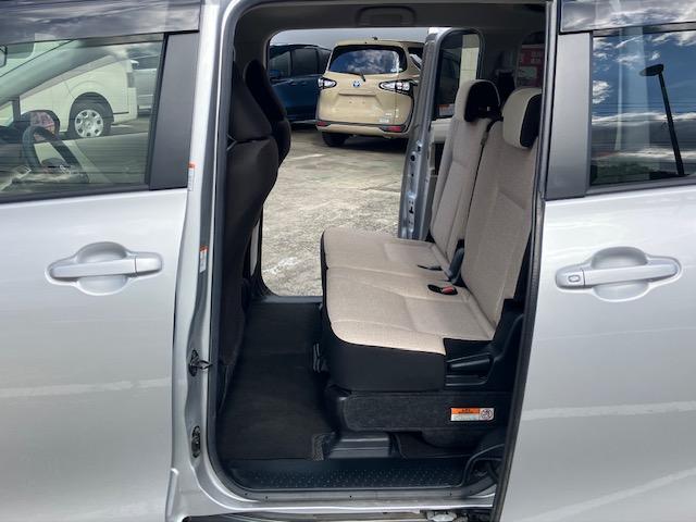 シエンタ Ｘ　片側電動　Ｉストップ　キーレス　禁煙車　ＡＢＳ　電格ミラー　ＣＤ　運転席エアバッグ　助手席エアバッグ　エアコン　パワーウィンドウ　パワーステアリング（34枚目）