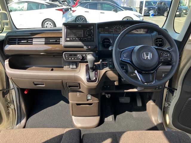 N-BOX L 衝突軽減 レーンキープ アダプティブクルーズ 両側電動 シートヒーター Iストップ LEDヘッドライト スマキー 禁煙車 横滑り防止 ABS 電格ミラー ベンチシート 運転席エアバッグ(3枚目)