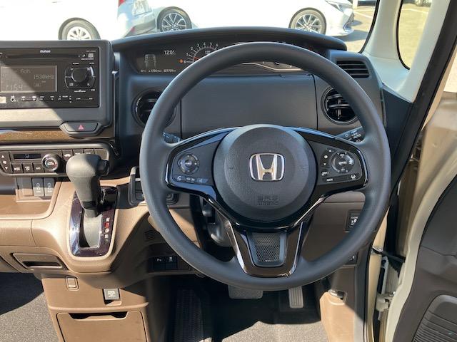 N-BOX L 衝突軽減 レーンキープ アダプティブクルーズ 両側電動 シートヒーター Iストップ LEDヘッドライト スマキー 禁煙車 横滑り防止 ABS 電格ミラー ベンチシート 運転席エアバッグ(10枚目)