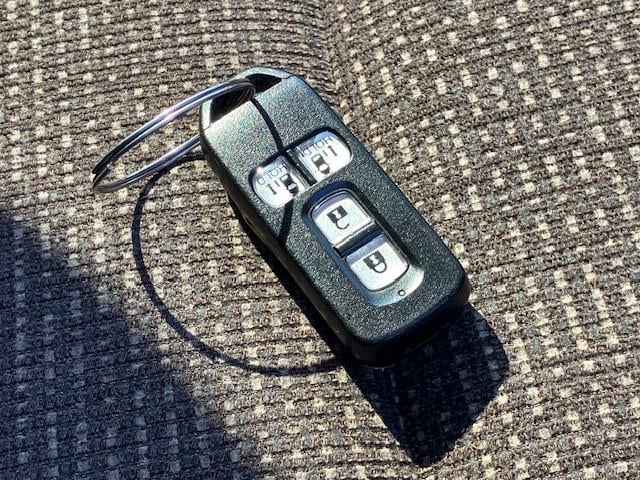 N-BOX L 衝突軽減 レーンキープ アダプティブクルーズ 両側電動 シートヒーター Iストップ LEDヘッドライト スマキー 禁煙車 横滑り防止 ABS 電格ミラー ベンチシート 運転席エアバッグ(16枚目)