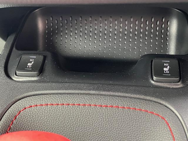 カローラスポーツ ハイブリッドＧ　Ｚ　１オーナー　ナビ　Ｂｌｕｅｔｏｏｔｈ　バックカメラ　スマートキー　衝突軽減ブレーキ　車線逸脱防止　クルコン　ＭＯＤＥＬＬＩＳＴＡエアロ　ＴＯＭ’Ｓリアスポイラー（14枚目）