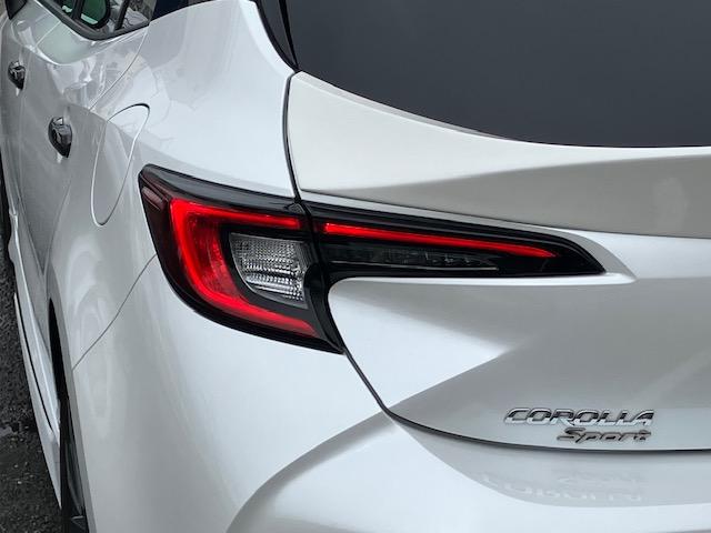 カローラスポーツ ハイブリッドＧ　Ｚ　１オーナー　ナビ　Ｂｌｕｅｔｏｏｔｈ　バックカメラ　スマートキー　衝突軽減ブレーキ　車線逸脱防止　クルコン　ＭＯＤＥＬＬＩＳＴＡエアロ　ＴＯＭ’Ｓリアスポイラー（46枚目）