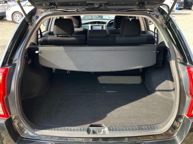 カローラフィールダー ハイブリッド ナビ フルセグ Bluetoothオーディオ ETC Iストップ スマキー ABS 電格ミラー CD DVD再生 運転席エアバッグ 助手席エアバッグ サイドエアバッグ エアコン パワーウィンドウ(10枚目)