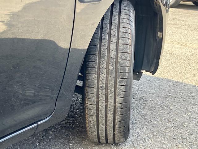 カローラフィールダー ハイブリッド ナビ フルセグ Bluetoothオーディオ ETC Iストップ スマキー ABS 電格ミラー CD DVD再生 運転席エアバッグ 助手席エアバッグ サイドエアバッグ エアコン パワーウィンドウ(19枚目)