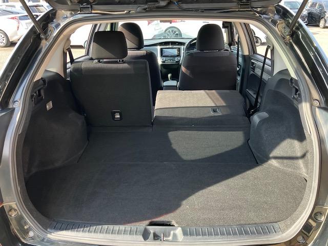 カローラフィールダー ハイブリッド ナビ フルセグ Bluetoothオーディオ ETC Iストップ スマキー ABS 電格ミラー CD DVD再生 運転席エアバッグ 助手席エアバッグ サイドエアバッグ エアコン パワーウィンドウ(26枚目)