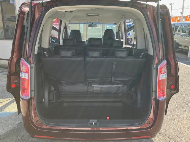 ステップワゴン G コンフォートセレクション オートクルーズ 両側電動 ナビ フルセグ Bカメラ 後席モニター ETC Iストップ HID 15インチAW スマキー 禁煙車 3列 フルフラット 横滑り防止 ABS 電格ミラー 運転席エアバッグ(11枚目)