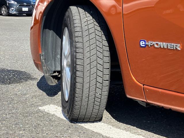 ノート e-パワー X 衝突軽減 レーンキープ 障害物センサー ナビ 全周囲カメラ Bカメラ ETC Iストップ スマキー 禁煙車 横滑り防止 ABS 電格ミラー CD DVD再生 運転席エアバッグ 助手席エアバッグ(19枚目)