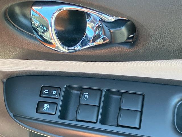 ノート e-パワー X 衝突軽減 レーンキープ 障害物センサー ナビ 全周囲カメラ Bカメラ ETC Iストップ スマキー 禁煙車 横滑り防止 ABS 電格ミラー CD DVD再生 運転席エアバッグ 助手席エアバッグ(33枚目)