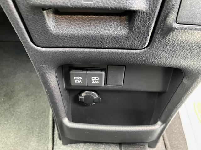 ノア X 衝突軽減 レーンキープ オートクルーズ 片側電動 ナビ フルセグ Bカメラ Bluetoothオーディオ ETC2.0 Iストップ LEDヘッドライト キーレス 禁煙車 3列 フルフラット ABS(11枚目)