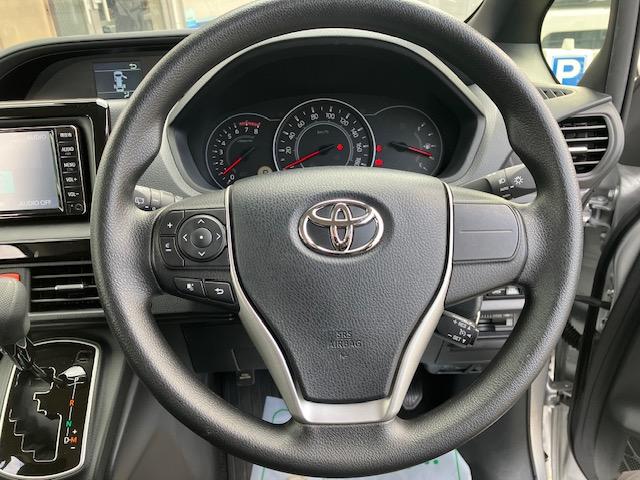 ノア X 衝突軽減 レーンキープ オートクルーズ 片側電動 ナビ フルセグ Bカメラ Bluetoothオーディオ ETC2.0 Iストップ LEDヘッドライト キーレス 禁煙車 3列 フルフラット ABS(14枚目)