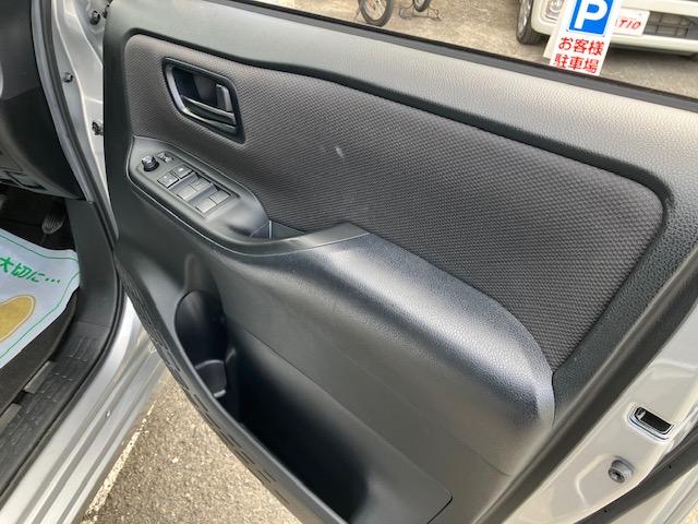 ノア X 衝突軽減 レーンキープ オートクルーズ 片側電動 ナビ フルセグ Bカメラ Bluetoothオーディオ ETC2.0 Iストップ LEDヘッドライト キーレス 禁煙車 3列 フルフラット ABS(15枚目)