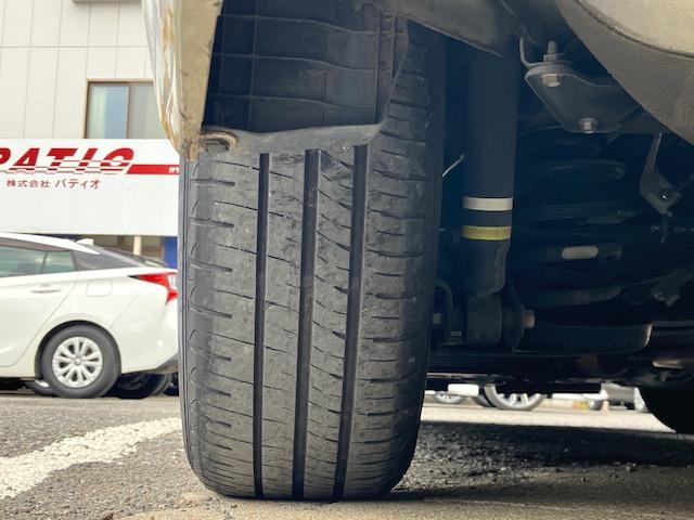 ヴォクシー X 衝突軽減 レーンキープ オートクルーズ 片側電動 ナビ ワンセグ Bカメラ Iストップ LEDヘッドライト キーレス 禁煙車 3列 フルフラット ABS オートハイビーム 電格ミラー CD(22枚目)