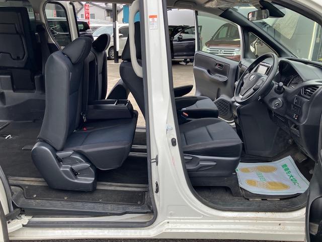 ヴォクシー X 衝突軽減 レーンキープ オートクルーズ 片側電動 ナビ ワンセグ Bカメラ Iストップ LEDヘッドライト キーレス 禁煙車 3列 フルフラット ABS オートハイビーム 電格ミラー CD(27枚目)