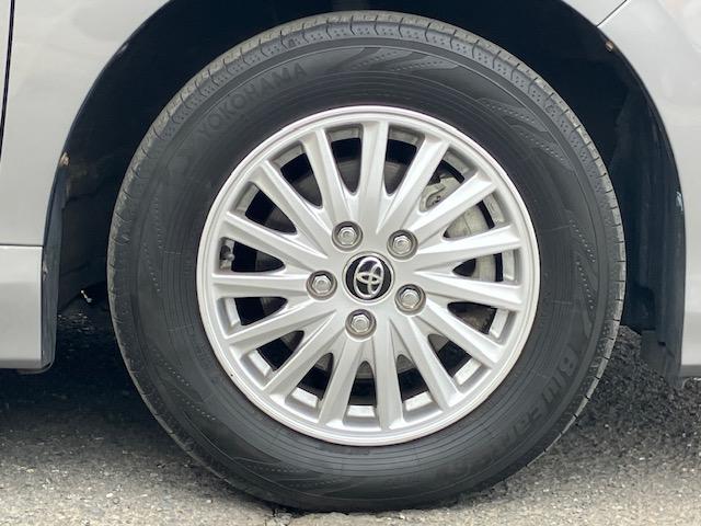 ノア ハイブリッドX ディライトプラス 両側電動 ナビ フルセグ Bカメラ ETC Iストップ LEDヘッドライト 15インチAW スマキー 禁煙車 フルフラット 横滑り防止 ABS 電格ミラー ウォークスルー 運転席エアバッグ(18枚目)