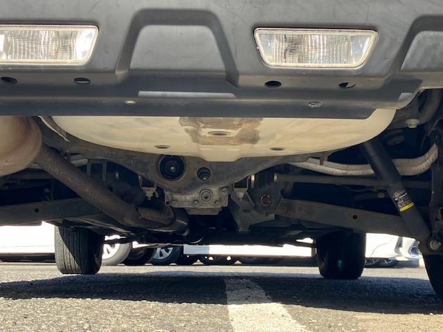 ２０Ｓ　４ＷＤ　革シート　ナビ　フルセグ　ＥＴＣ　キーレス　禁煙車　ＡＢＳ　電格ミラー　ＣＤ　運転席エアバッグ　助手席エアバッグ　エアコン　パワーウィンドウ　パワーステアリング