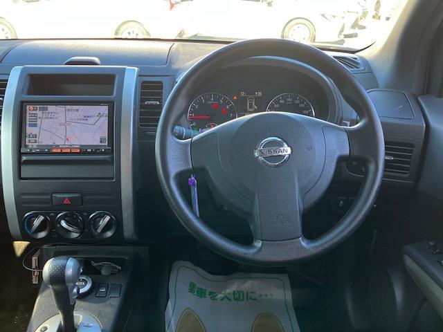 ２０Ｓ　４ＷＤ　革シート　ナビ　フルセグ　ＥＴＣ　キーレス　禁煙車　ＡＢＳ　電格ミラー　ＣＤ　運転席エアバッグ　助手席エアバッグ　エアコン　パワーウィンドウ　パワーステアリング