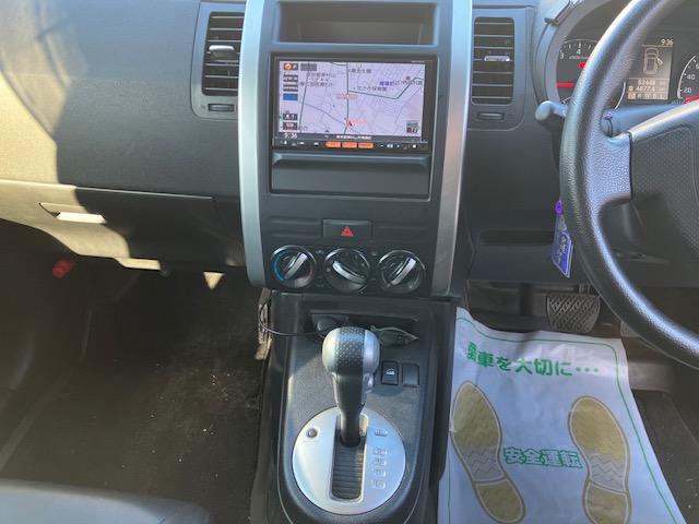 ２０Ｓ　４ＷＤ　革シート　ナビ　フルセグ　ＥＴＣ　キーレス　禁煙車　ＡＢＳ　電格ミラー　ＣＤ　運転席エアバッグ　助手席エアバッグ　エアコン　パワーウィンドウ　パワーステアリング