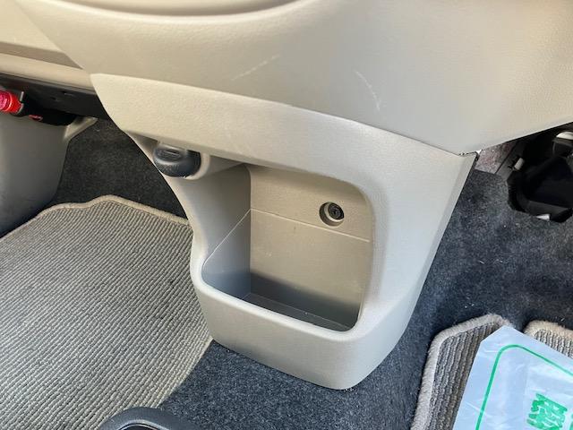 Ｆ　スマートアシスト　衝突軽減　Ｉストップ　キーレス　禁煙車　ＡＢＳ　ＣＤ　運転席エアバッグ　助手席エアバッグ　エアコン　パワーウィンドウ　パワーステアリング