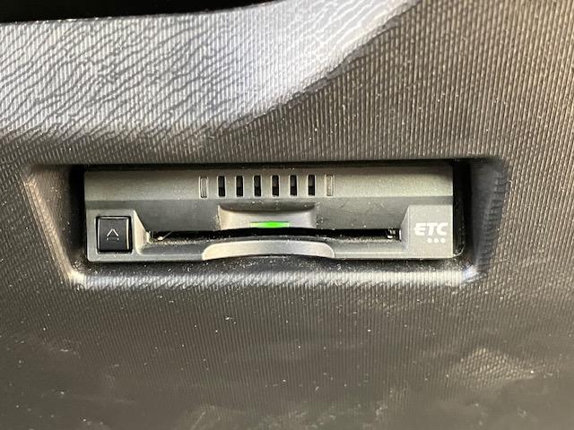 アクア Ｓビジネスパッケージ　衝突軽減　レーンキープ　障害物センサー　ナビ　ワンセグ　Ｂカメラ　ＥＴＣ　Ｉストップ　キーレス　禁煙車　ＡＢＳ　オートハイビーム　電格ミラー　ＣＤ　運転席エアバッグ　助手席エアバッグ（7枚目）